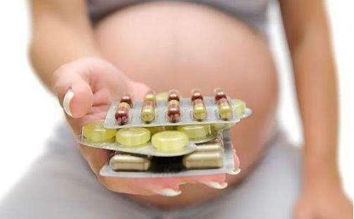 孕期问答：不知道怀孕的情况下吃了避孕药，对孩子有影响吗？