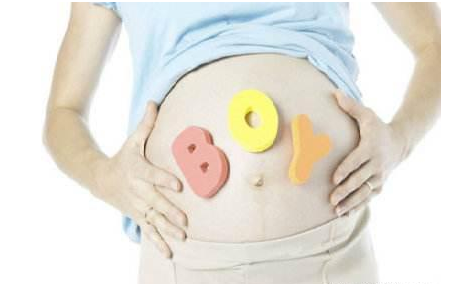 如果身体允许，孕妈每天坚持做这个运动，可以帮助孕妈顺产